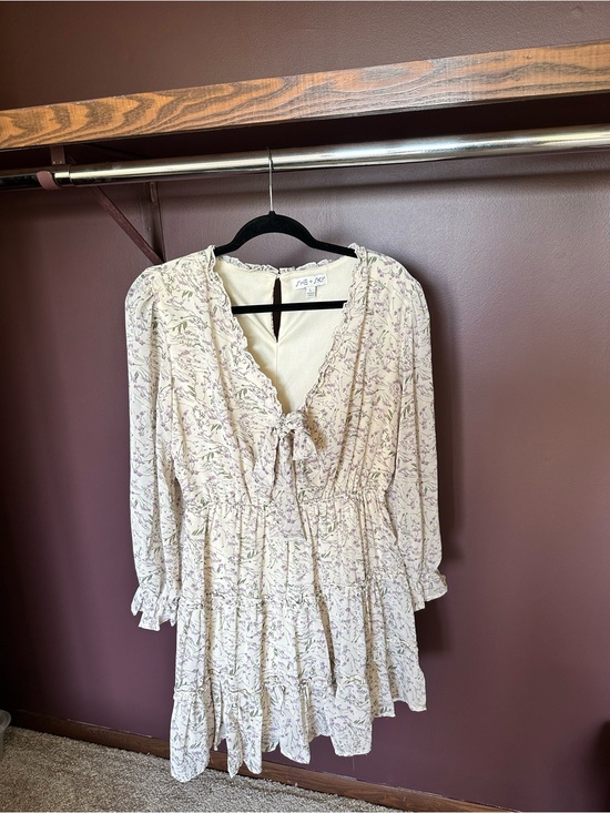 She + Sky Dresses & Skirts - Boutique Floral Tie-Front Ruffle Mini Dress in Cream with Lavender & Green